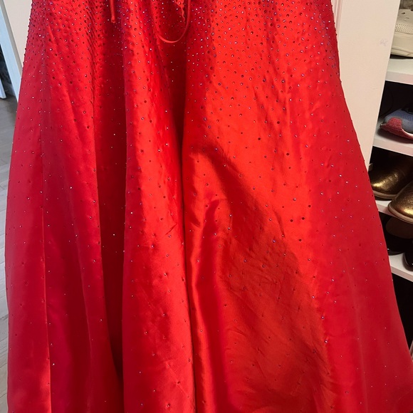 Sherri Hill 54286 Red Rhinestone Beaded Evening gown size 8 - Picture 9 of 11